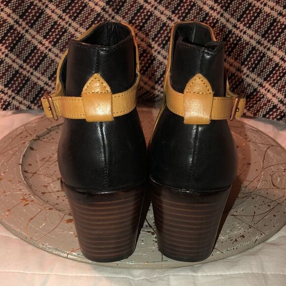 Wolverine Sz 8 1000 Mile Rockford Samantha Pleet Taupe Black Ankle Booties - Picture 5 of 13